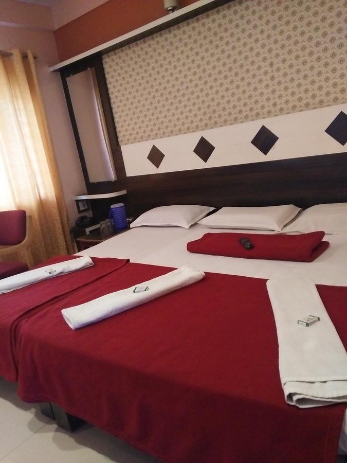 Hotel Sangeeth Lodging Майсур Экстерьер фото