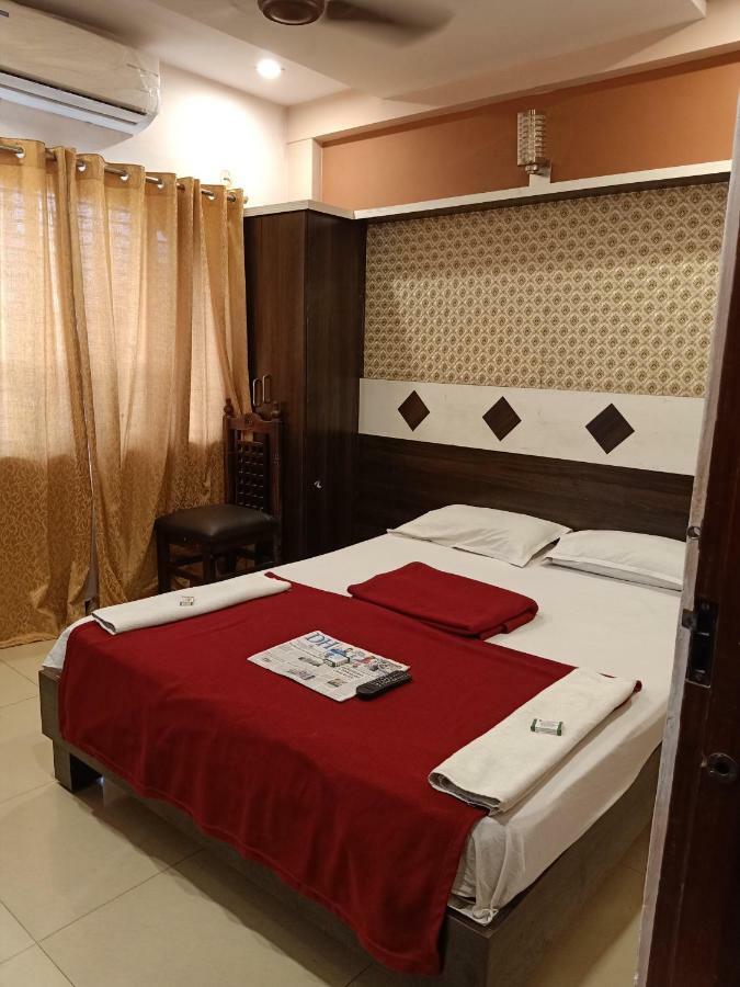 Hotel Sangeeth Lodging Майсур Экстерьер фото