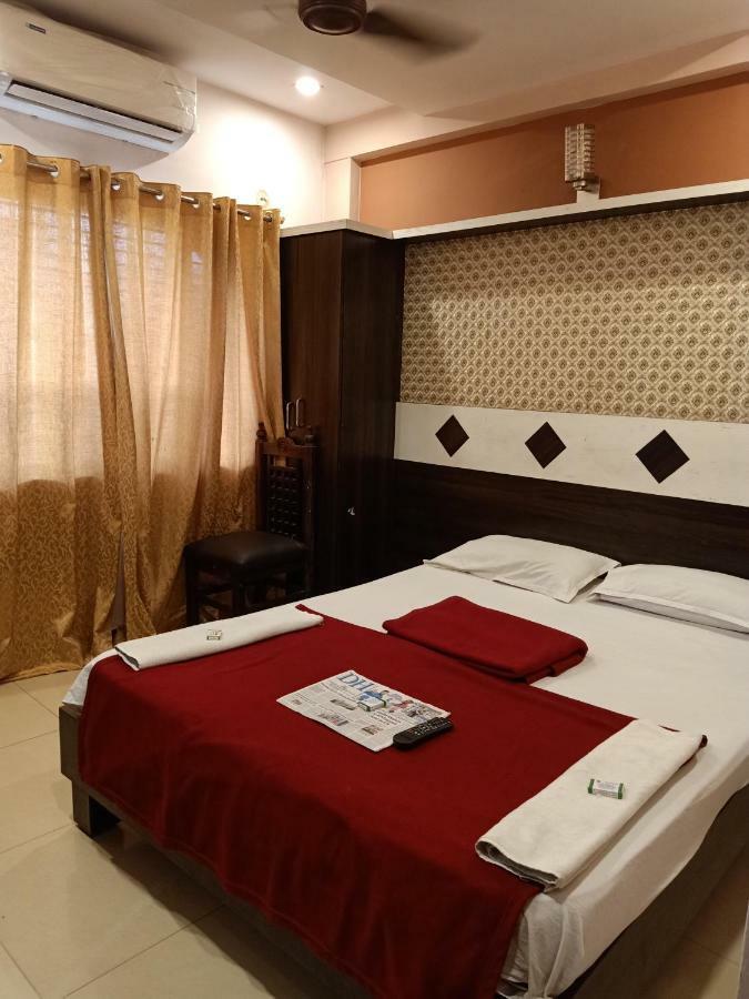 Hotel Sangeeth Lodging Майсур Экстерьер фото